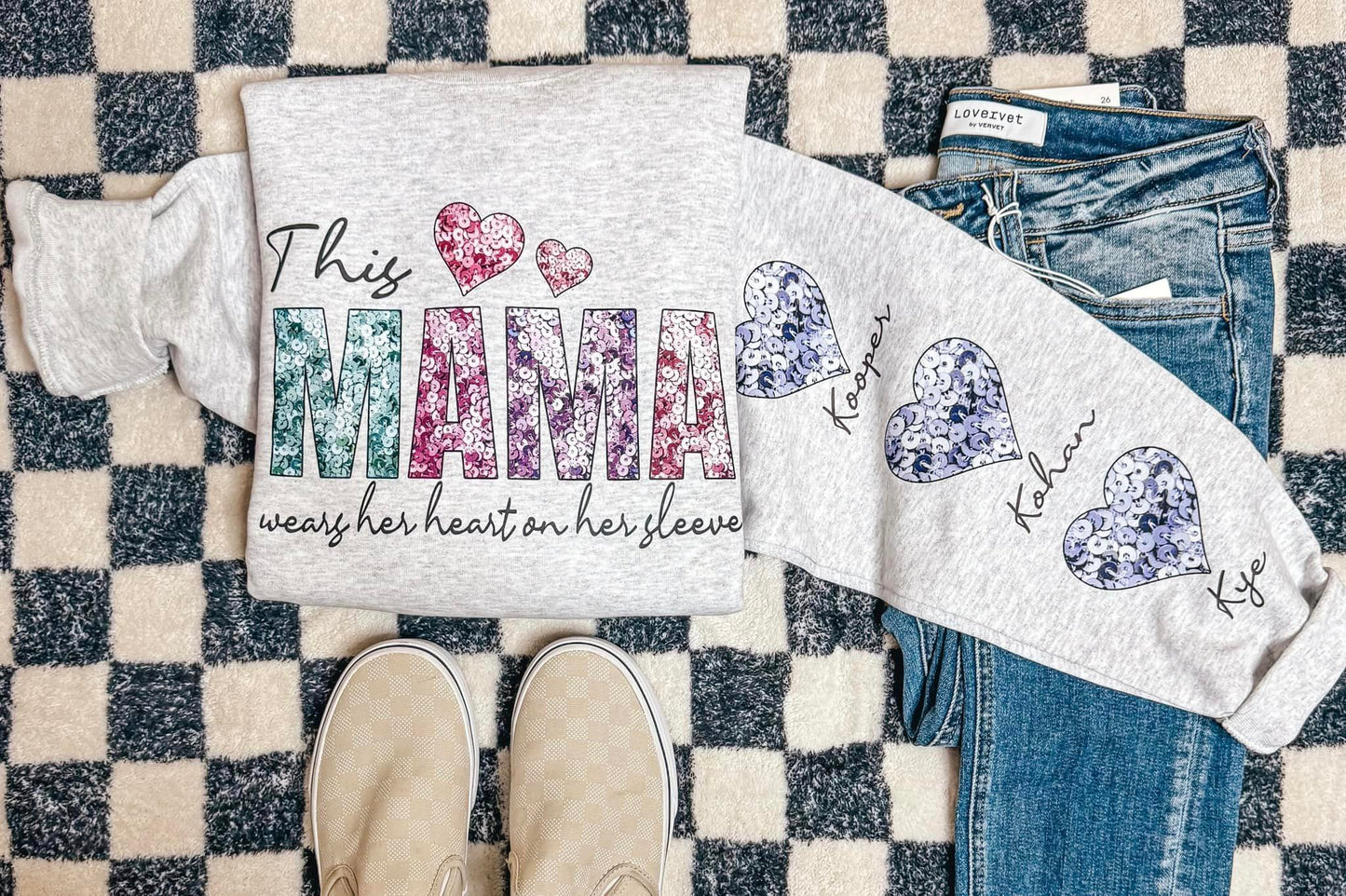 This mama wears her heart on her sleeve - Sequence (Please read description)