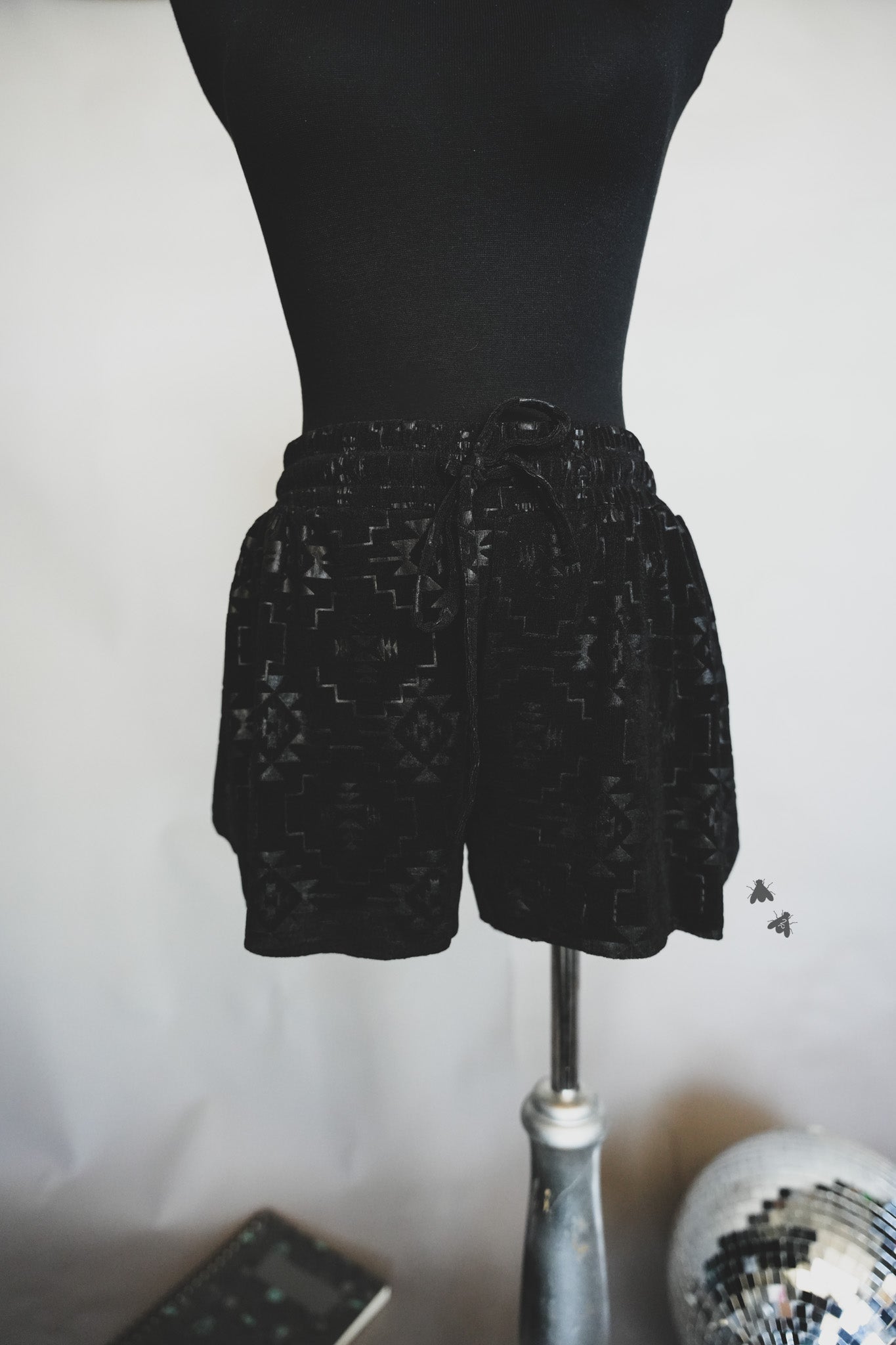CHILLVILLE SHORTS *MIDNIGHT [M & L ONLY]