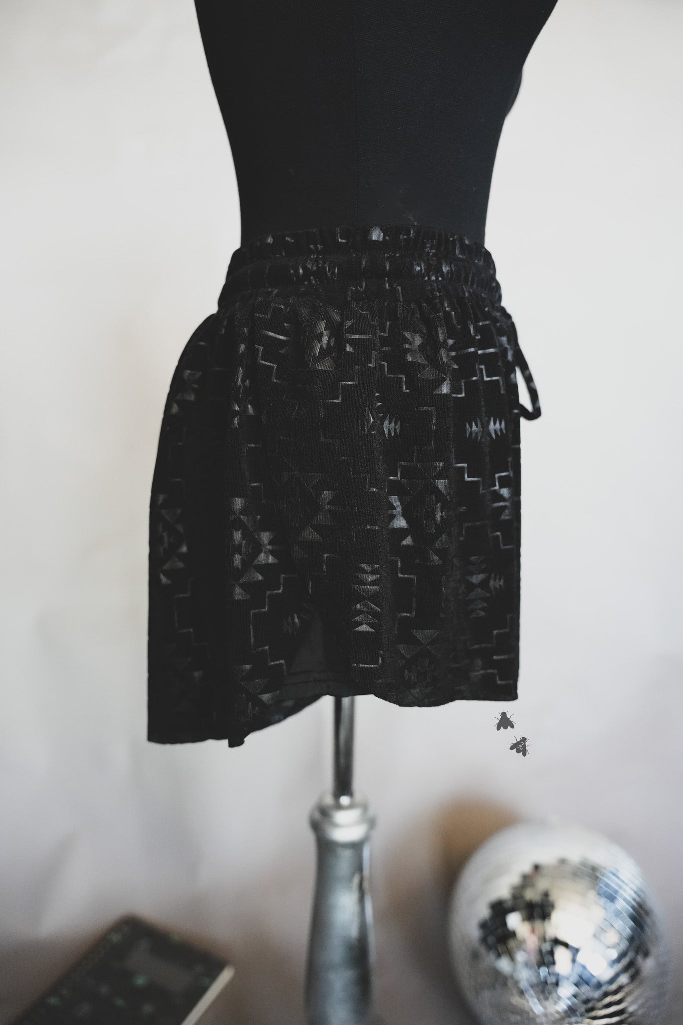 CHILLVILLE SHORTS *MIDNIGHT [M & L ONLY]