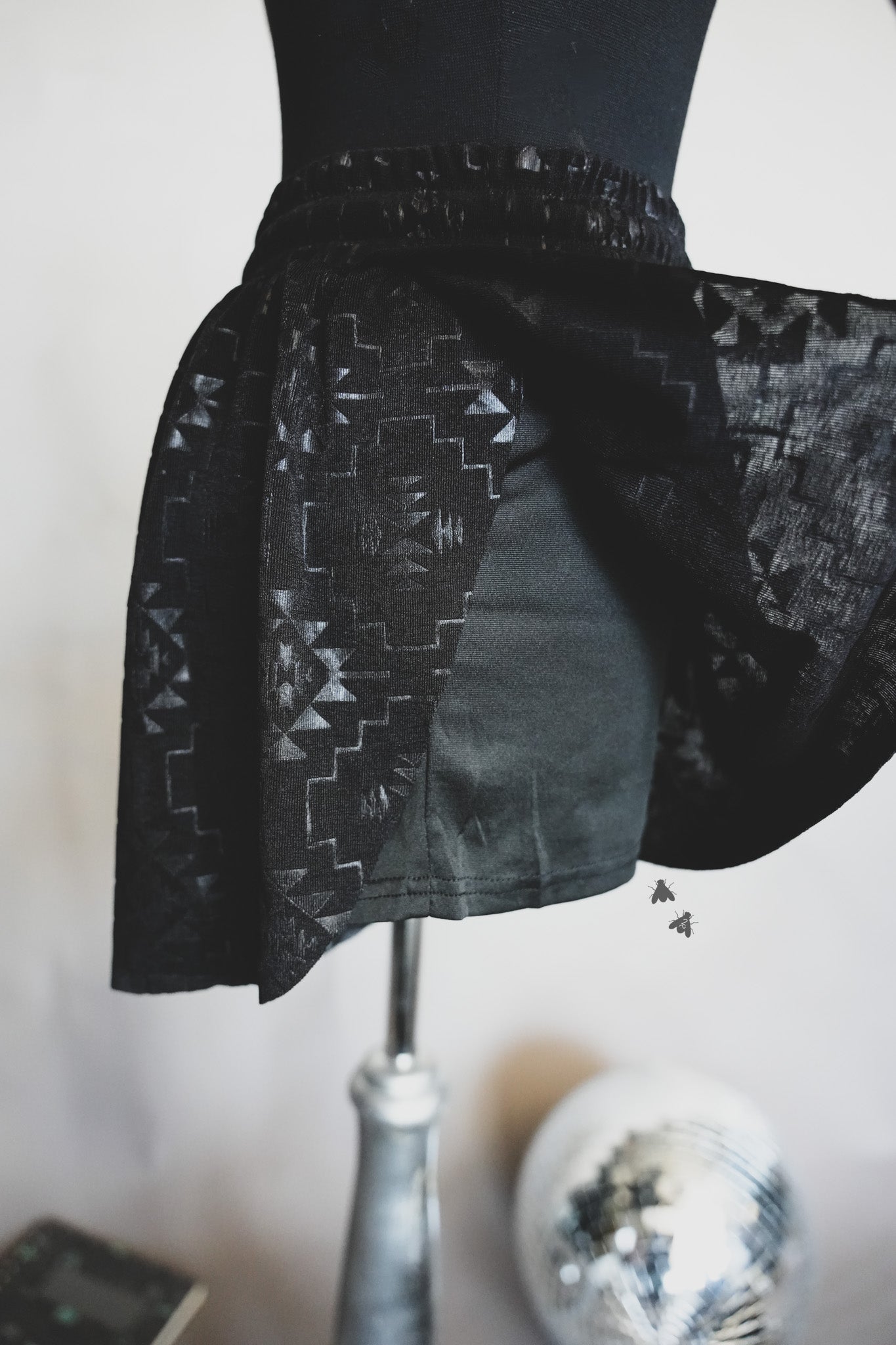 CHILLVILLE SHORTS *MIDNIGHT [M & L ONLY]