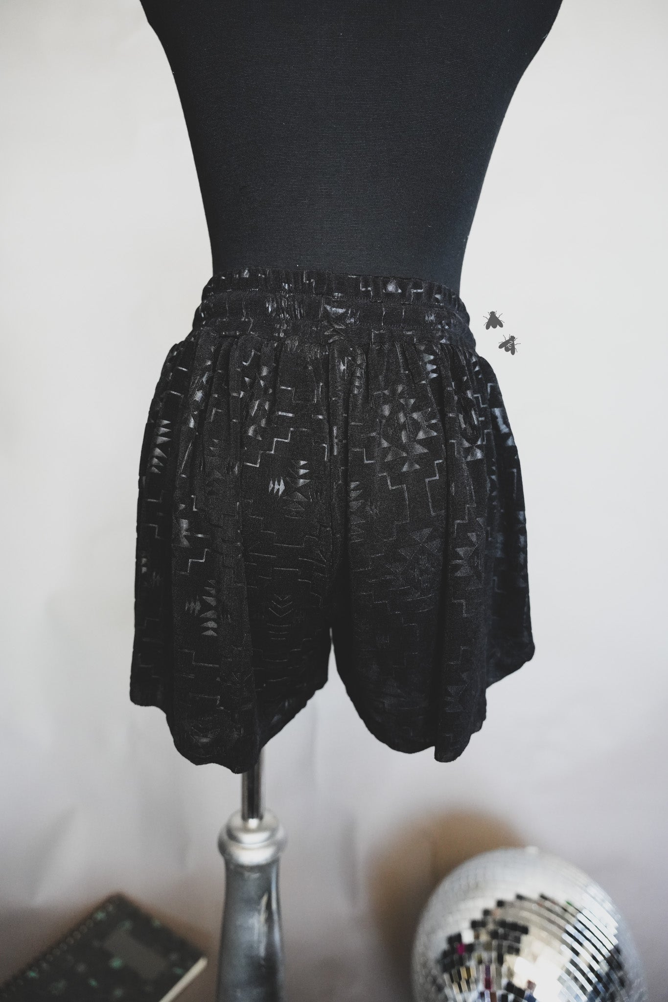 CHILLVILLE SHORTS *MIDNIGHT [M & L ONLY]